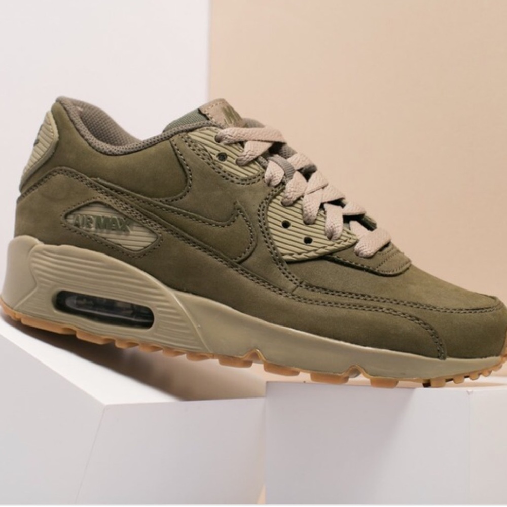 Nike Air Max 90 Winter Premium Olive Green sz 38.5